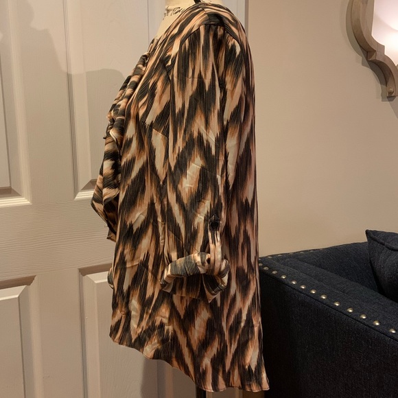 NY & Co High Low Hem Blouse with Ruffle - Picture 3 of 8